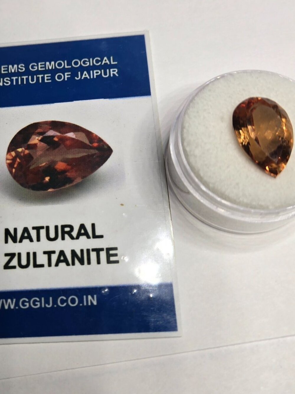7.80 ct Natural ZULTANITE Pear cut with ID card